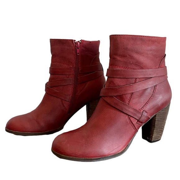 arnold churgin Shoes - ARNOLD CHURGIN Red Leather Ankle Boots with Cross Over Strap Detail Heeled Boots